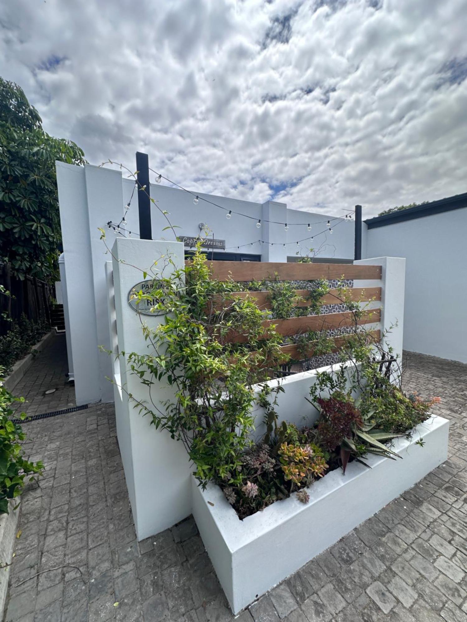 Relaxed City Living Apartment Port Elizabeth Exterior photo