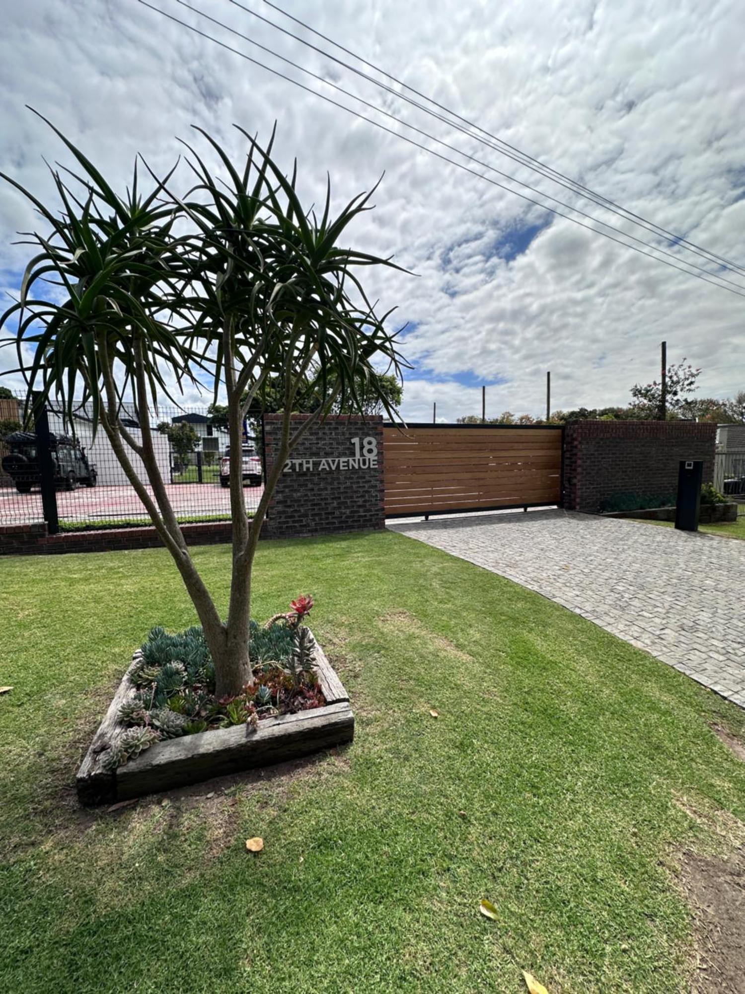 Relaxed City Living Apartment Port Elizabeth Exterior photo